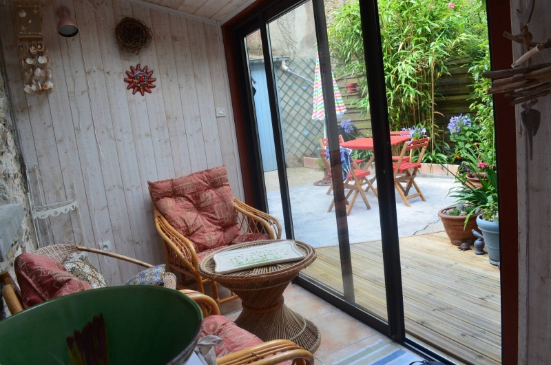 Location de vacances - Maison - Villa à Tréguier - arrière cuisine (coin de détente et de lecture face au Jardin)