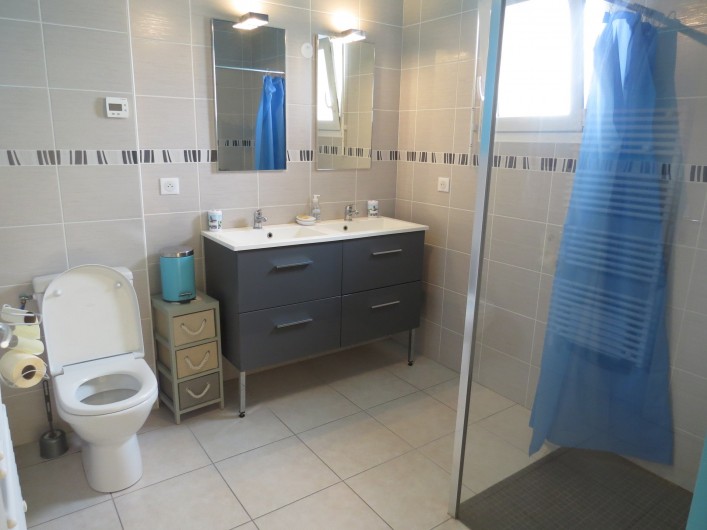 Location de vacances - Villa à Treffiagat - salle de bain avec douche à l'italienne