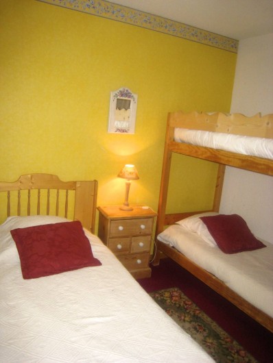 Location de vacances - Appartement à Valmorel - Chambre enfants lit simple + lits superposés