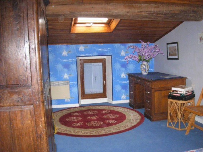 Location de vacances - Appartement à Villeneuve-Minervois - Chambre avec lit en 90 pour une personne .