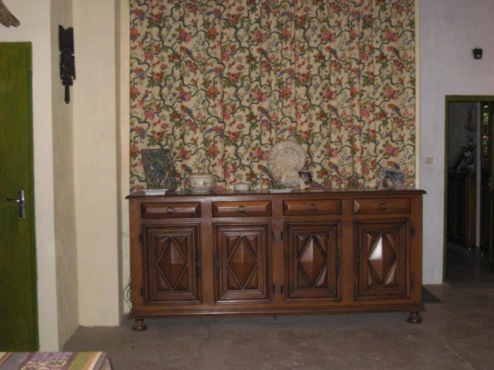 Location de vacances - Appartement à Villeneuve-Minervois - Au rez de chaussé ,vue de l'entrée du gîte.