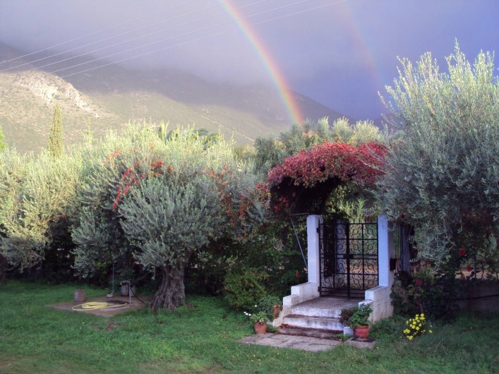 Location de vacances - Villa à Agios Polikarpos - L entree de la propriete