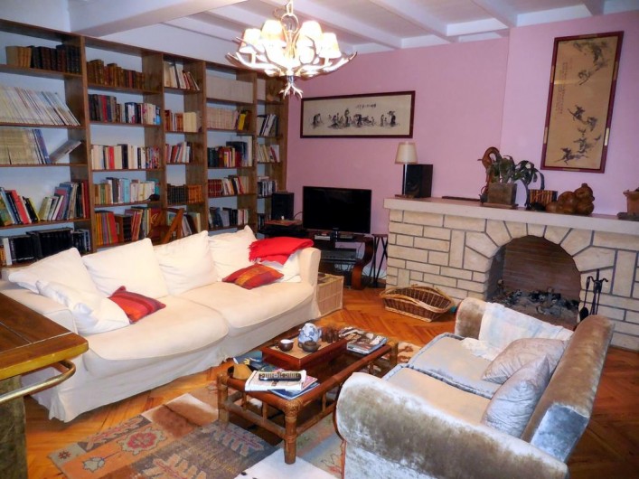 Location de vacances - Chambre d'hôtes à Laruscade - Autre vue bibliothèque