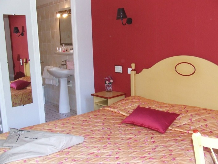 Location de vacances - Hôtel - Auberge à Chagny - Chambre lit 160 et bain