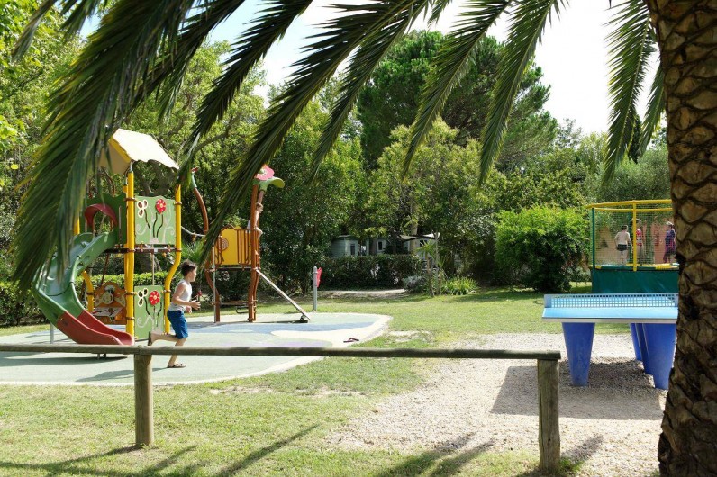 Location de vacances - Bungalow - Mobilhome à Palau-del-Vidre - Aire de jeux