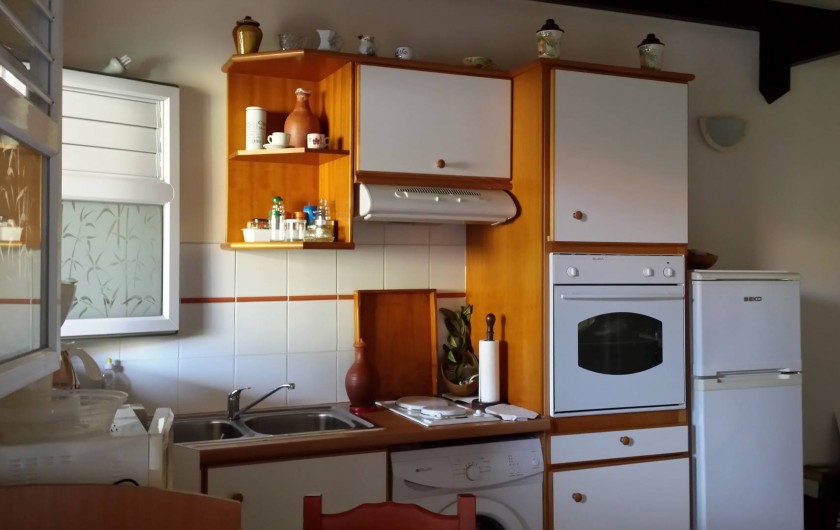 Location de vacances - Villa à Sainte-Anne - espace cuisine aménagée