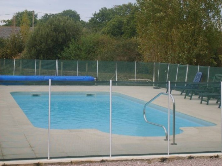 Location de vacances - Chalet à Plurien - piscine chauffée petit et grand bassin 
