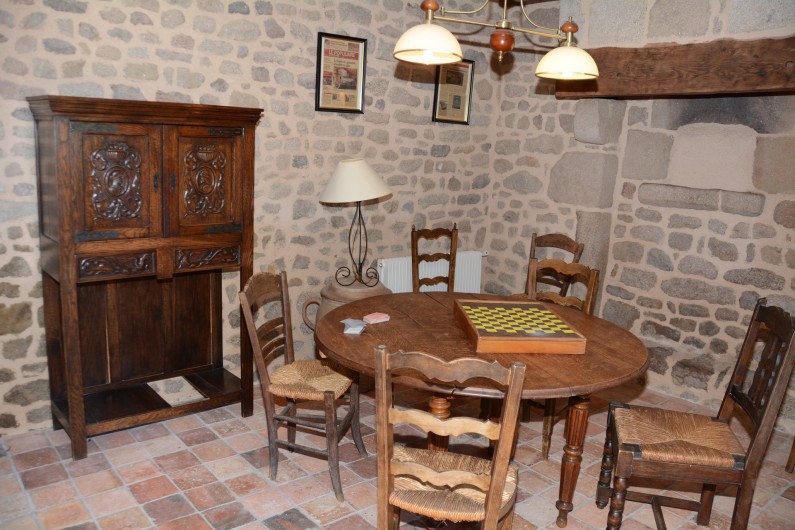 Location de vacances - Gîte à Ambazac - le petit salon est situé dans l'ancien four à pain de la ferme