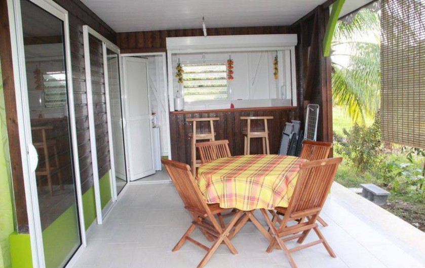 Location de vacances - Bungalow - Mobilhome à Rivière-Salée - Point de repas sur terrasse