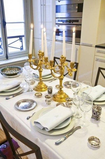 Location de vacances - Appartement à Champs-Élysées - Dîner à la française dans une cuisine entièrement équipée