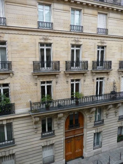 Location de vacances - Appartement à Champs-Élysées - Vue depuis l'immeuble coté rue