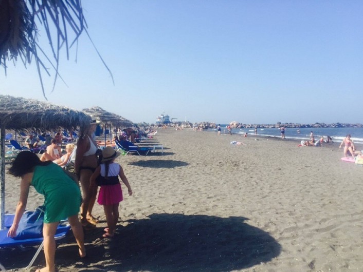 Location de vacances - Appartement à Mesaria - Monolithos Beach, l'unique plage de sable fin de l’île à 10 min.
