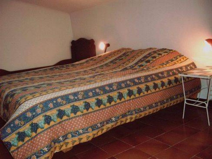 Location de vacances - Appartement à Montferrat - lit double dans la chambre mezzanine