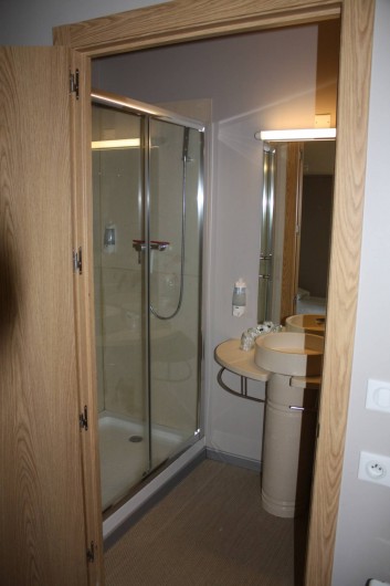 Location de vacances - Studio à Picherande - Salle de bain T1 ou T1+