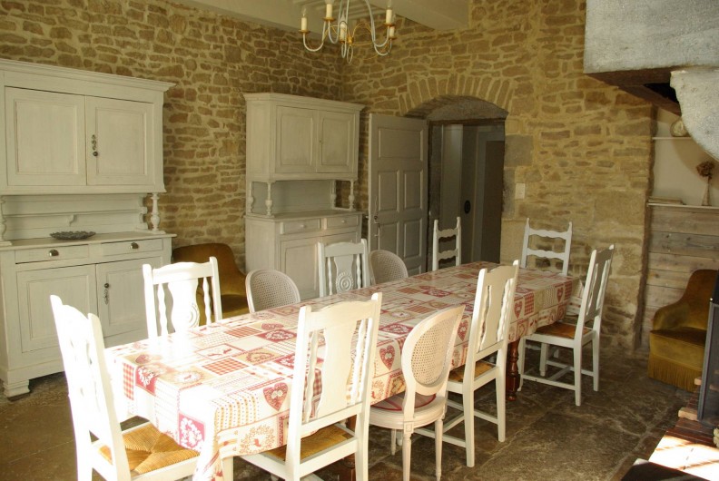 Location de vacances - Chalet à Scey-Maisières - salle a manger a cote de la cuisine