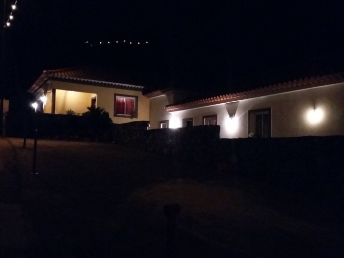 Location de vacances - Villa à Curral Das Freiras - Maison vue de nuit