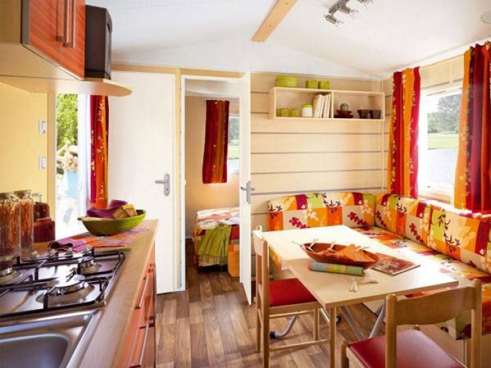 Location de vacances - Camping à Semussac - Mobil home avec terrasse semi-couverte