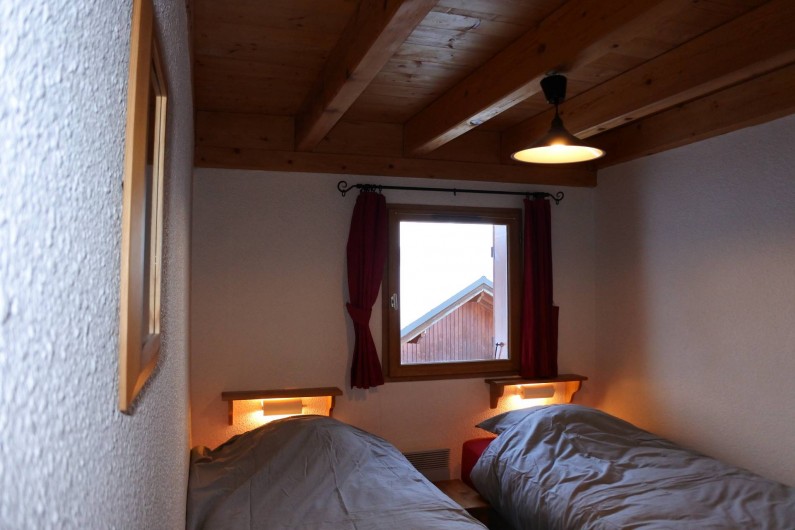 Location de vacances - Chalet à Montalbert - Chambre 2 lits simples