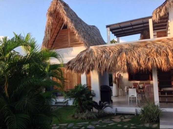 Location de vacances - Villa à Las Terrenas - vue exterieure depuis pisicne