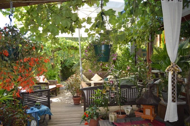 Location de vacances - Chambre d'hôtes à Marlenheim - Jardin : terrasse