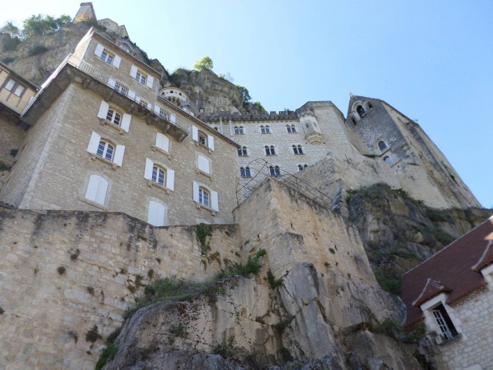 Location de vacances - Appartement à Causse-et-Diège - Rocamadour perché dans le rocher