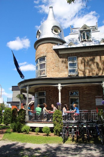 Location de vacances - Hôtel - Auberge à Ville de Québec - Petit-déjeuner sur le balcon