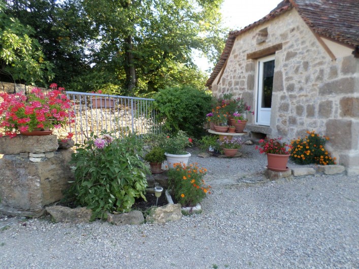 Location de vacances - Maison - Villa à Causse-et-Diège - entrée de cour