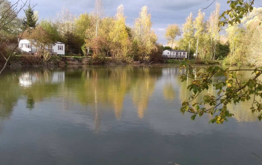 Location de vacances - Bungalow - Mobilhome à Saint-Hilaire-sous-Romilly - Lodges bord étang