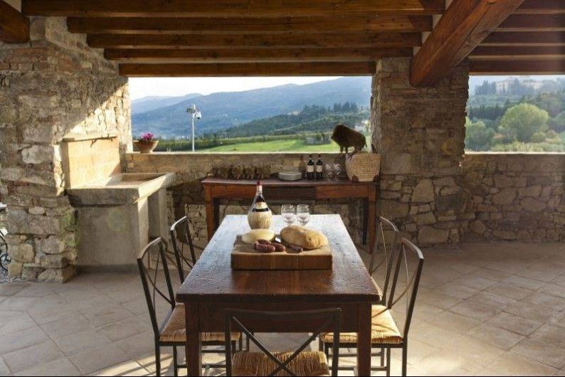 Location de vacances - Villa à San Donato In Collina - Terrasse couverte avec BBQ