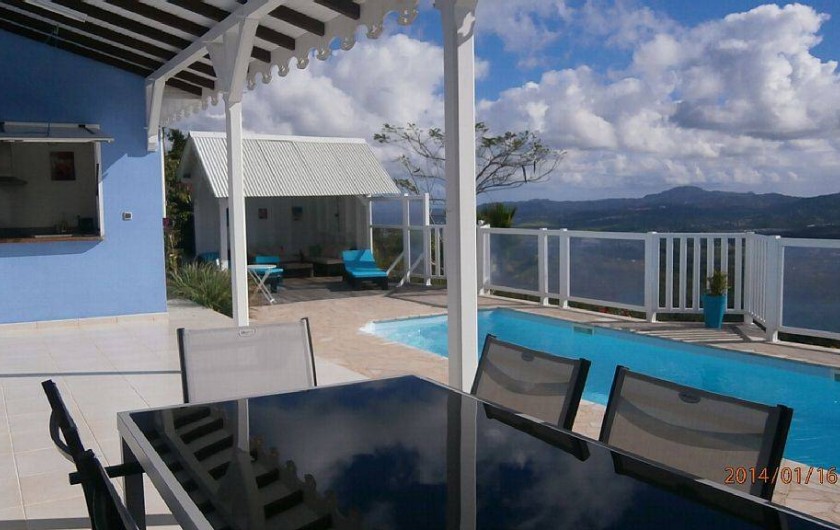 Location de vacances - Villa à Le Diamant - Terrasse , piscine et carbet