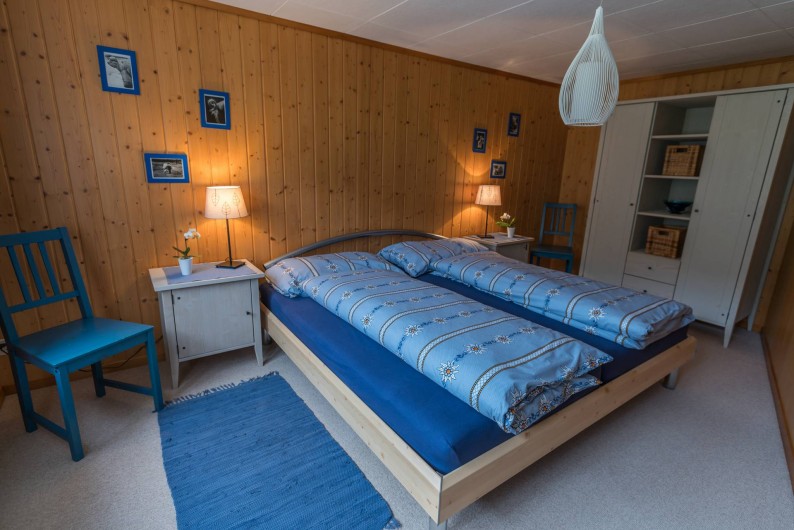 Location de vacances - Appartement à Grindelwald - chambre à coucher bleu