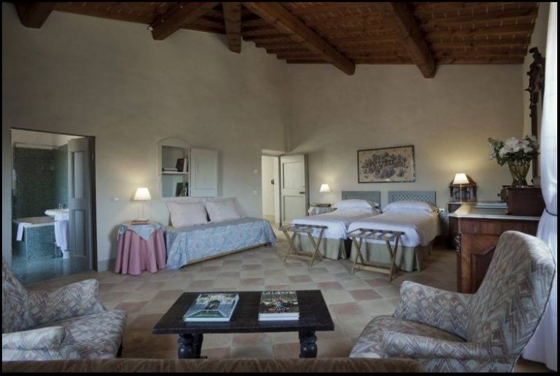 Location de vacances - Villa à San Donato In Collina - Chambre triple avec salle de bain en suite (baignoire et douche)