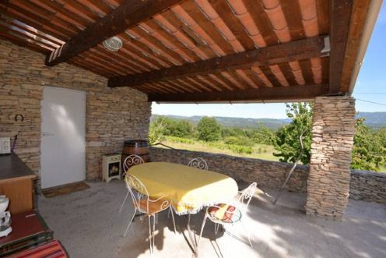 Location de vacances - Chambre d'hôtes à Apt - terrasse panoramique vue sur le Luberon avec cuisinette