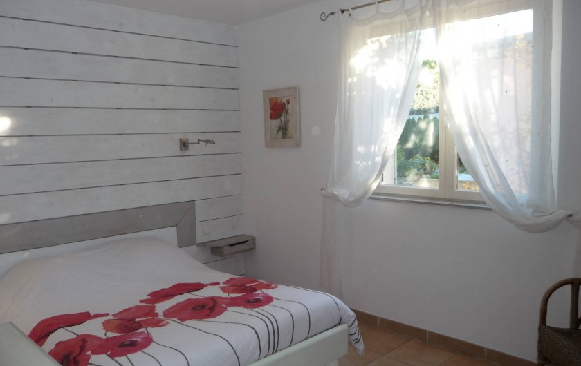 Location de vacances - Villa à Fréjus - chambre1  rez de chaussée lit en 160