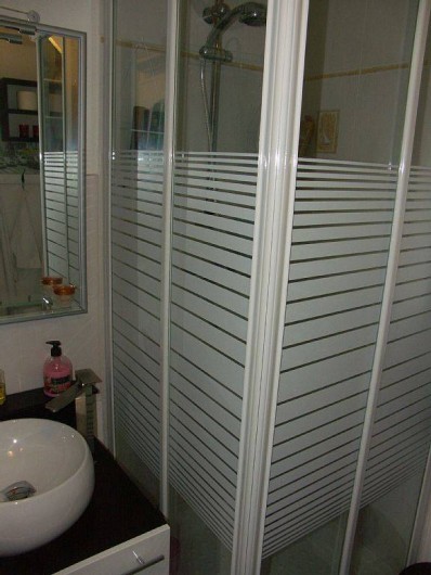 Location de vacances - Maison - Villa à Portiragnes - salle de douche et wc
