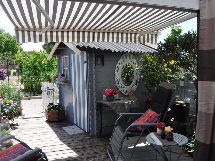 Location de vacances - Maison - Villa à Portiragnes - terrasse avec abri de jardin