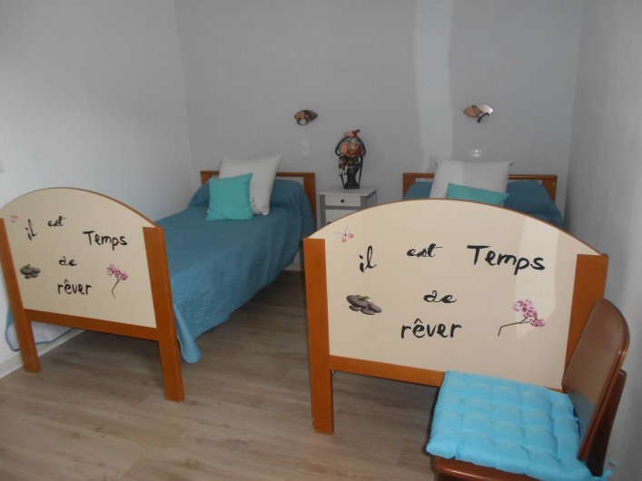 Location de vacances - Gîte à Vals-les-Bains - Chambre avec deux lits en 90 dans maison de caractère