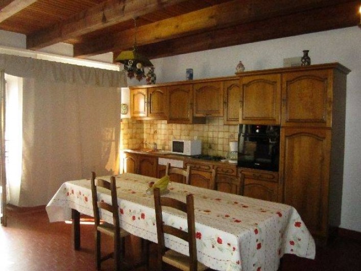 Location de vacances - Maison - Villa à Saint-Bonnet-prés-Orcival - cuisine salle a manger