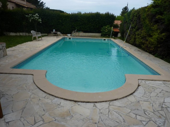 Location de vacances - Villa à Aubagne - Piscine