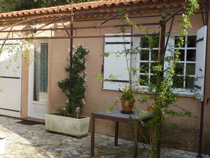 Location de vacances - Villa à Aubagne - Façade extérieure