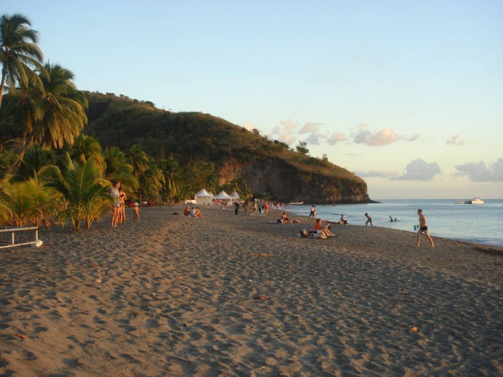Location de vacances - Bungalow - Mobilhome à Le Carbet - Plage face aux bungalows