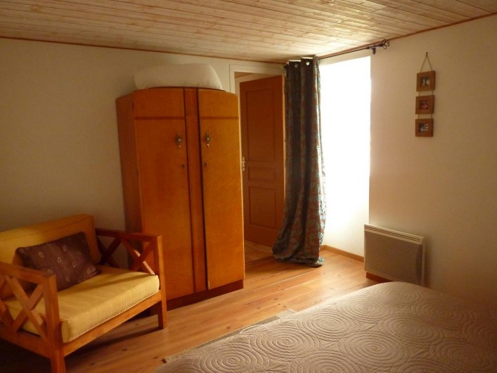 Location de vacances - Gîte à Cancale - Chambre n° 1 côté fenêtre