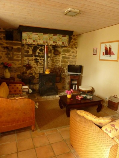 Location de vacances - Gîte à Cancale - Un poêle à bois pour les soirées cocooning en hiver