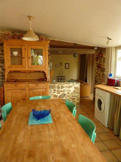 Location de vacances - Gîte à Cancale - Vue du salon par le passe-plat