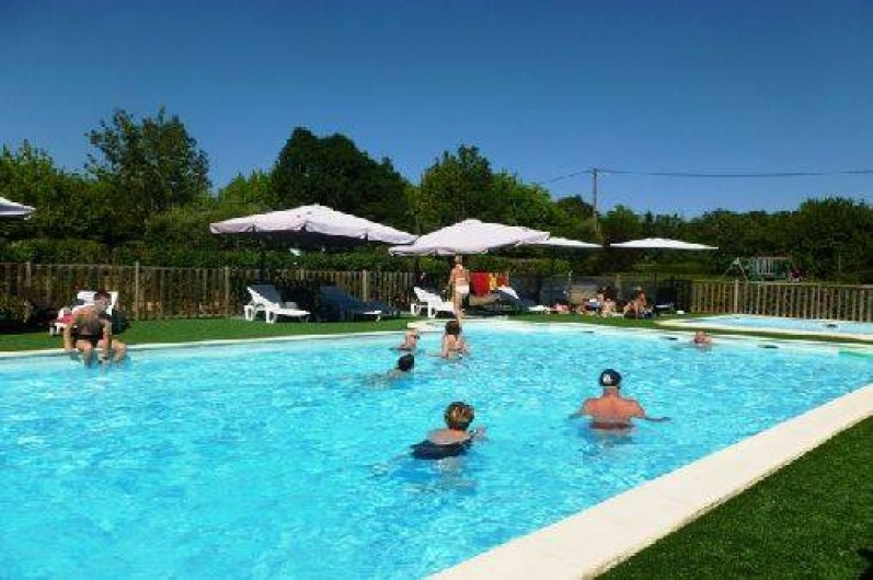 Location de vacances - Chalet à Montricoux - Piscine avec jets à bulles