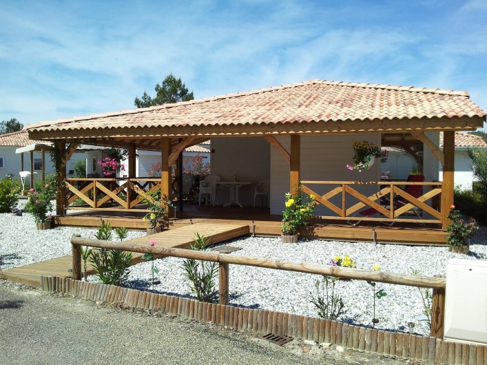 Location de vacances - Chalet à Lit-et-Mixe - chalet de face