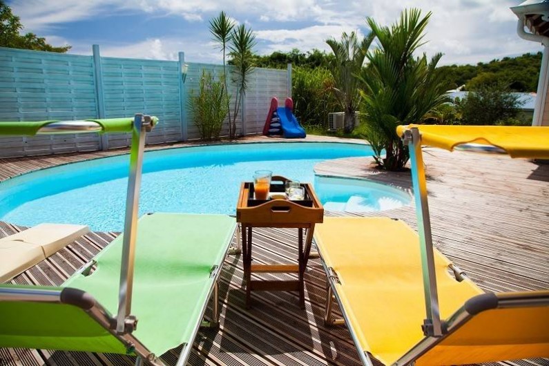 Location de vacances - Villa à Le Robert - Vue piscine