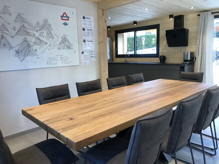 Location de vacances - Appartement à Les Gets - Grande table pour 10 personnes