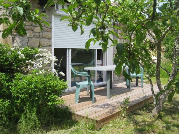 Location de vacances - Villa à Gouttières - Terrasse donnant sur verger privé