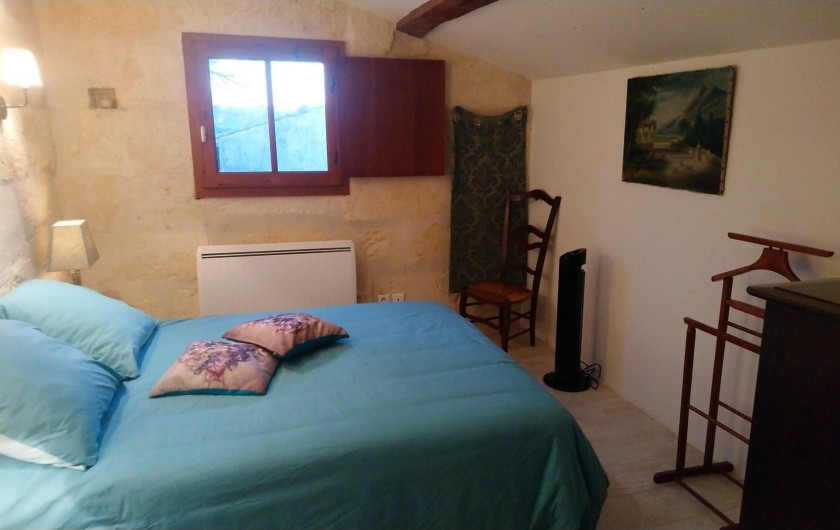 Location de vacances - Gîte à Bourg sur Gironde - Vue de l'étage, chambre n°1  lit double 140x200